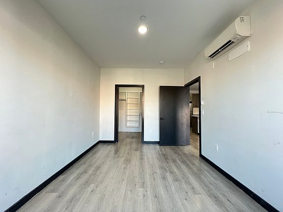 4th image of 100 Sackett St APT 302