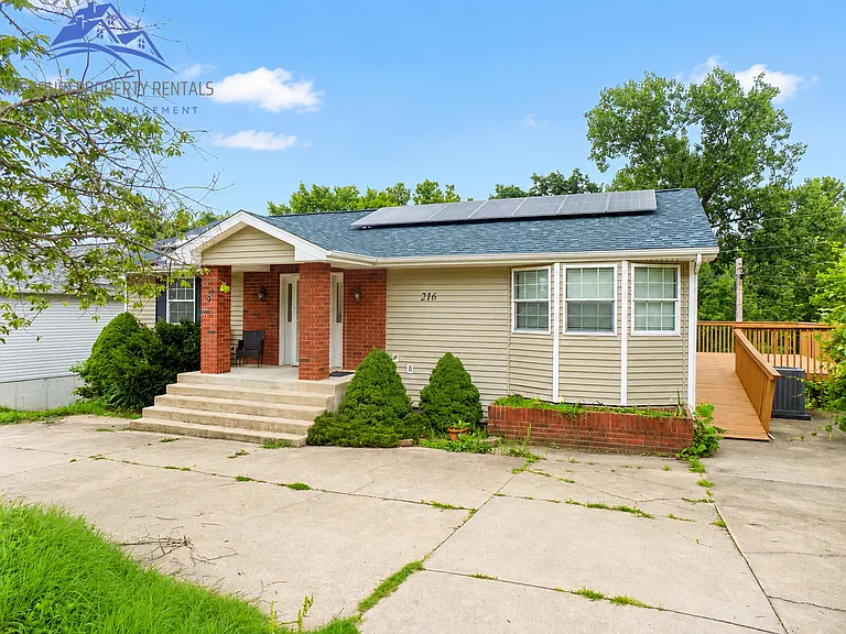 216 Spring Meadows Pkwy — Photo 1