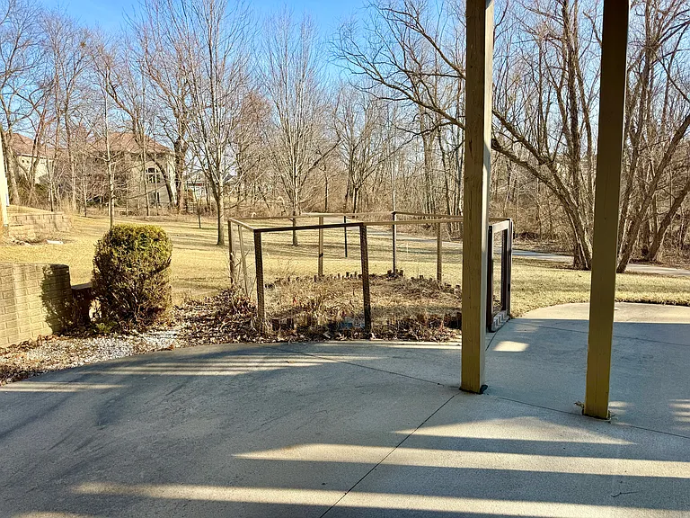2098 Dempster Dr — Photo 10