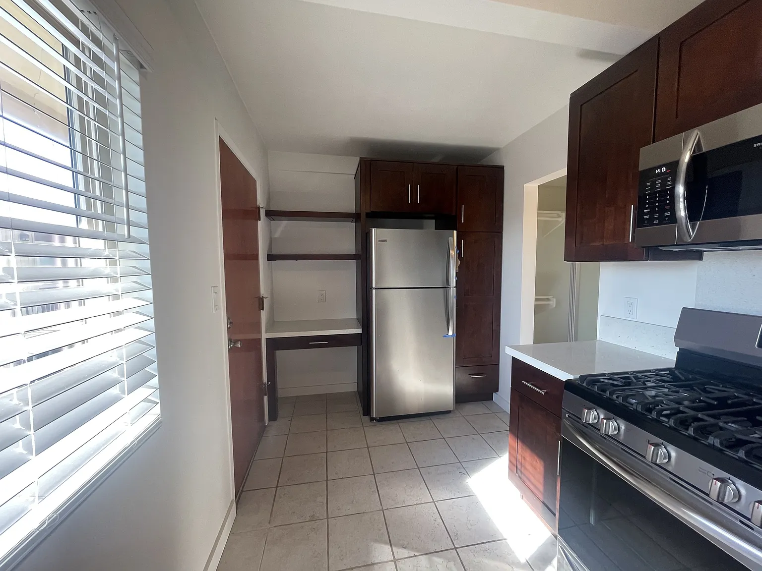 3155 Kemper Street - 03 — Photo 1