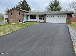 206 Alexanderia St, Sevierville, TN 37862