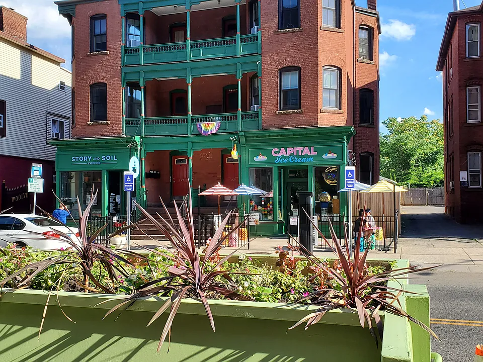 387 Capitol Ave #1