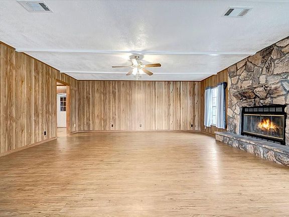 4th image of 312 Pinecrest Dr