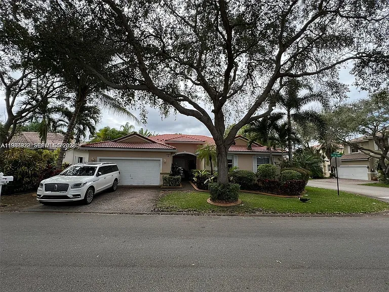 5283 SW 33rd Way — Photo 1