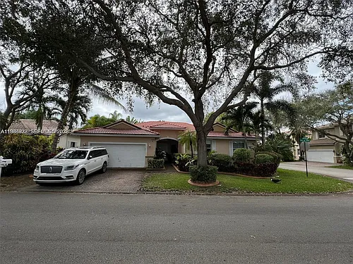 5283 SW 33rd Way Photo 1