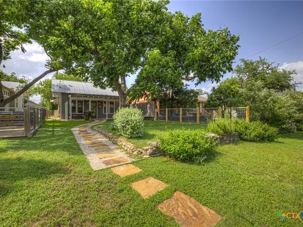 349 E South St, New Braunfels, TX 78130