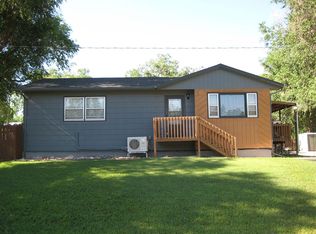 202 Pacific Ave, Hot Springs, SD 57747