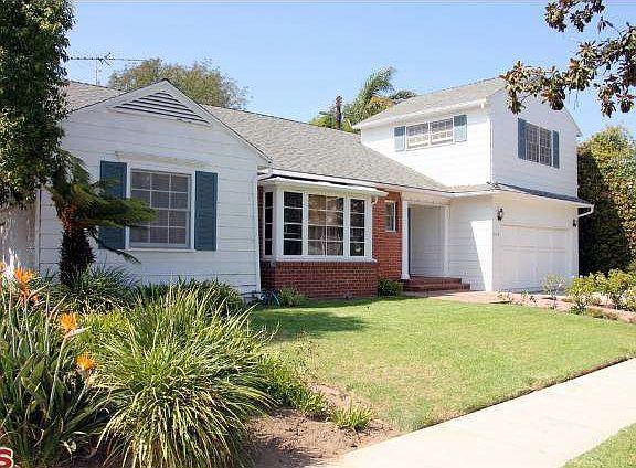 3rd image of 3015 Earlmar Dr