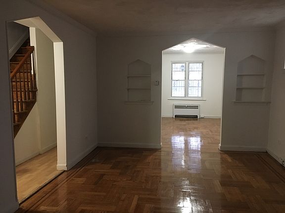 5th image of 1048 Stratford Ave
