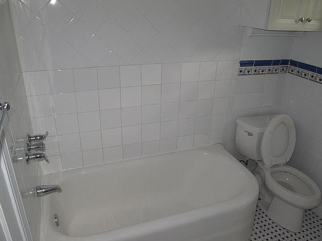 1st image of 530 W 44th St
