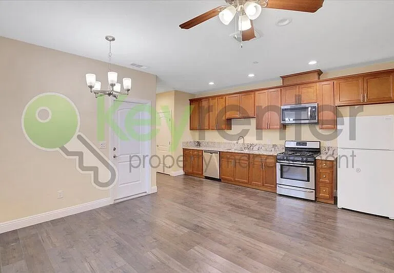 4015 May St — Photo 2