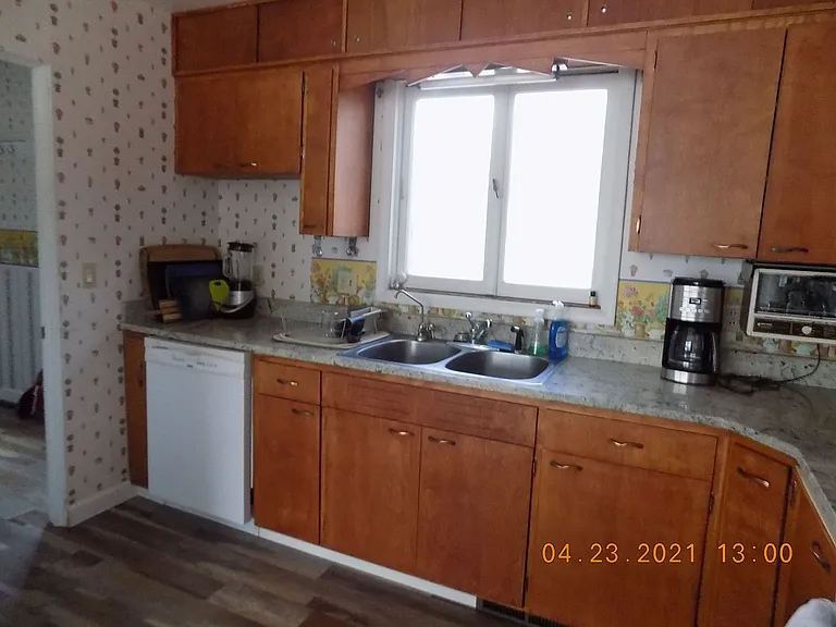 27096 Old Hwy #93 — Photo 11