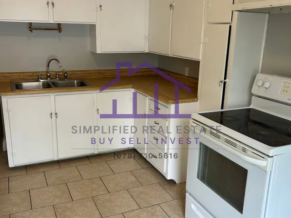 18 Laurel Ave APT 4, Auburn, ME 04210
