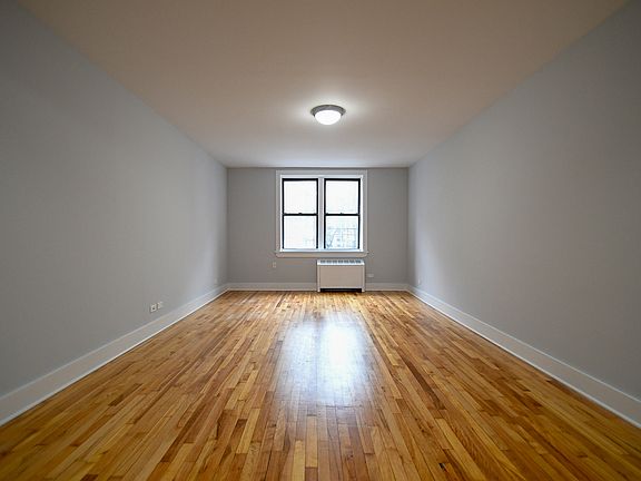 5th image of 930 Sheridan Ave APT 3C