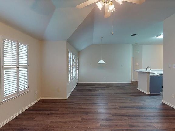 5th image of 300 Foreston Dr