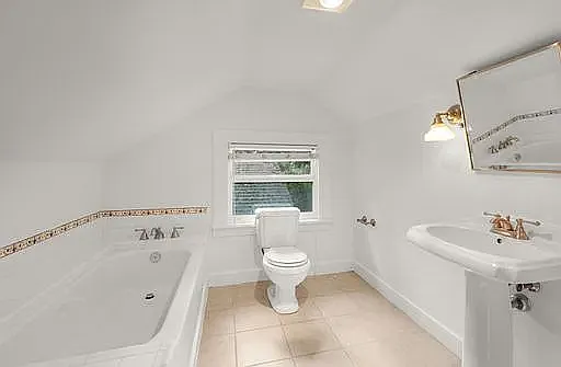 153 Florentia St — Photo 17