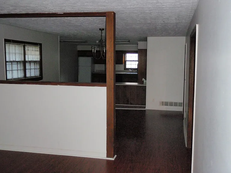 2260 E Piedmont Rd — Photo 3