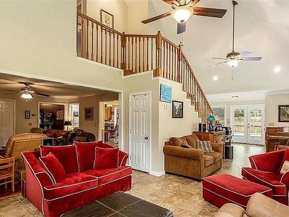 4th image of 244 Woodridge Way