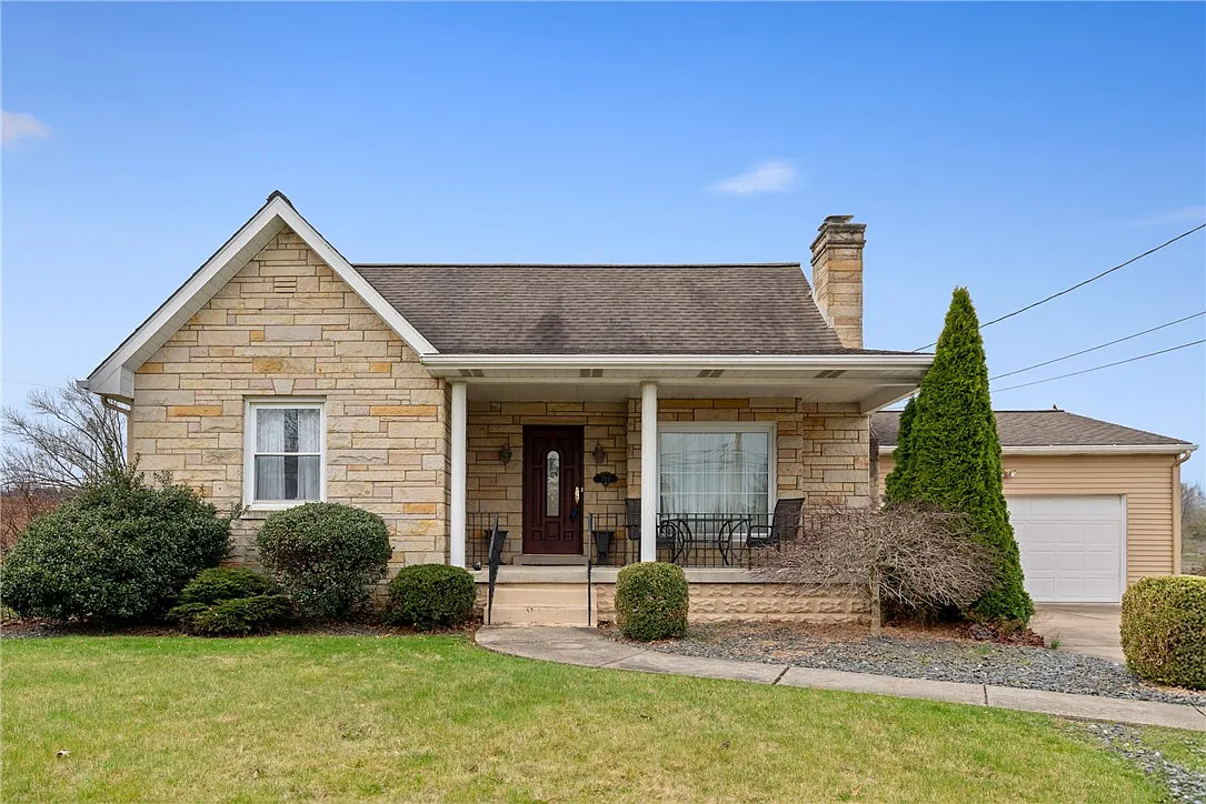 703 Hemlock Dr photo 1