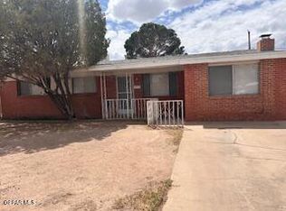 471 Pinewood St, El Paso, TX 79907