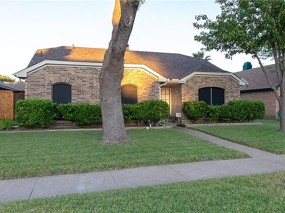 2nd image of 2706 Lake Valley Dr