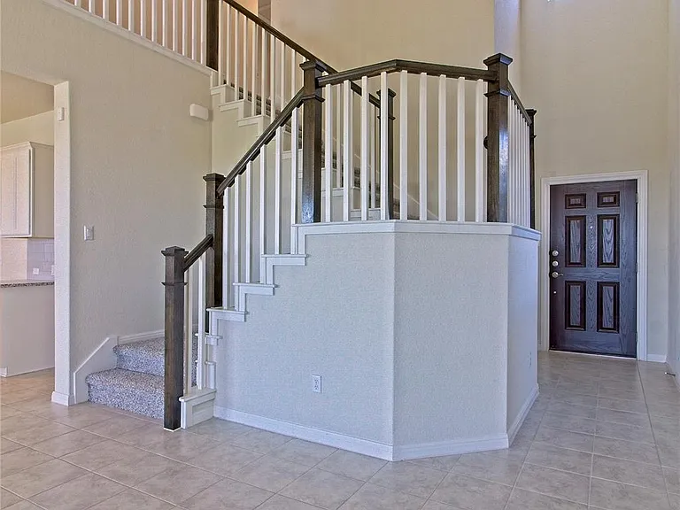 5610 Wolf Pack Dr — Photo 5