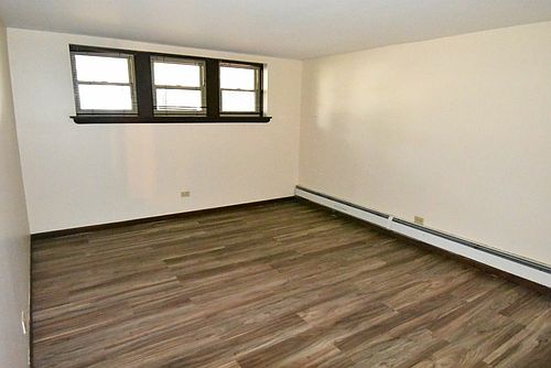 2nd image of 5355 W Wellington Ave