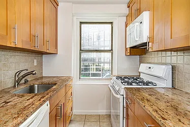 Rented by Century 21 Metropolitan