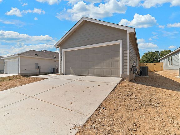 3rd image of 3608 Axis Hill St