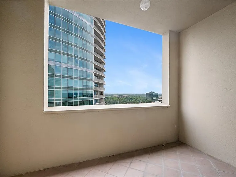 3334 Peachtree Rd NE #1902 — Photo 41