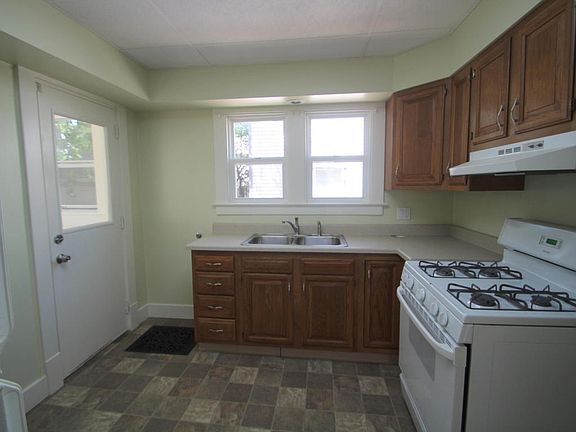 2nd image of 414 10th St NW