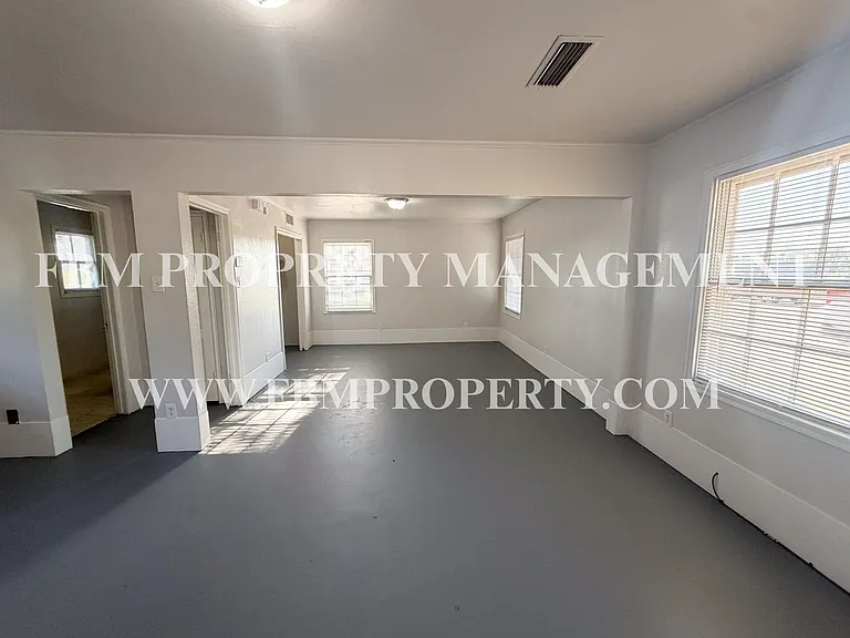 2200 Country Club Rd #A — Photo 4