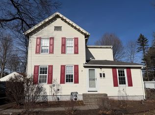 24 Elbow Ln #1, Plainville, CT 06062