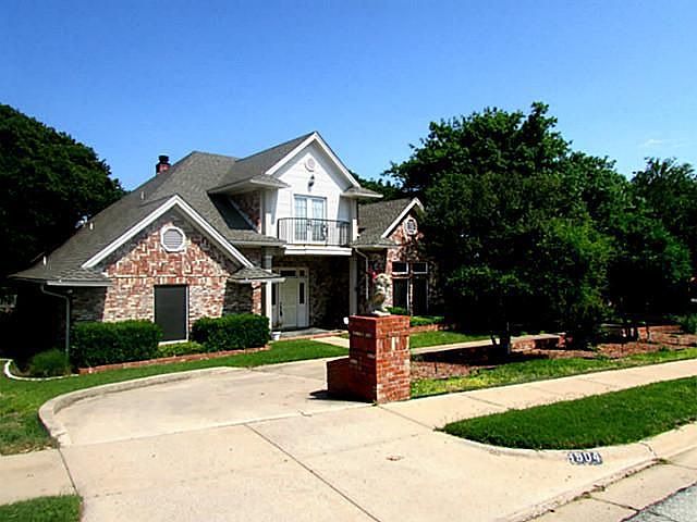 1st image of 3904 Hillwood Way