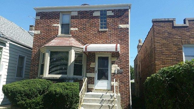 1st image of 2737 N McVicker Ave