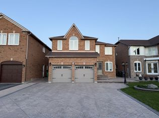 54 Hollybush St, Brampton, ON L6R 1A6