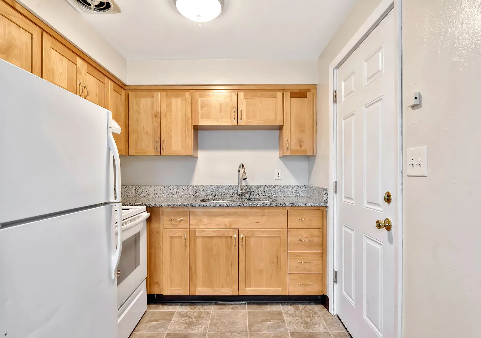 Eastside 1 — Photo 3