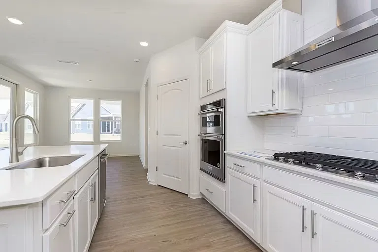2 bed, 1799 sqft, $2,550 — Photo 1