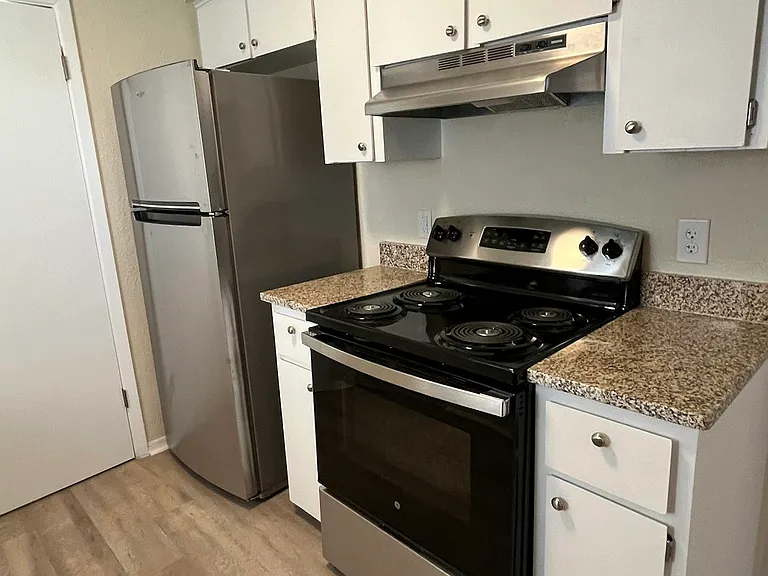 909 Betsy Ross Dr #B — Photo 13