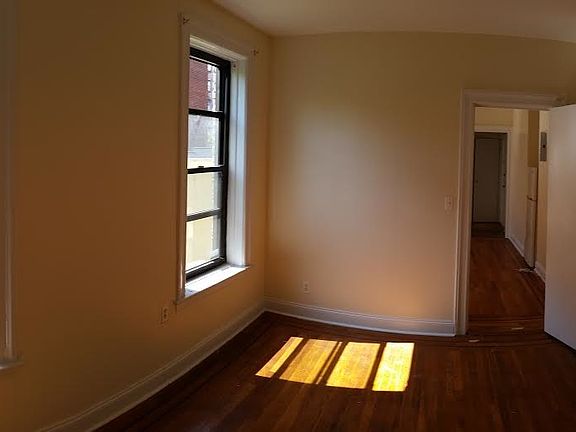 4th image of 2504 31st St