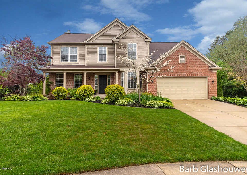 1st image of 155 Calais Ct SE