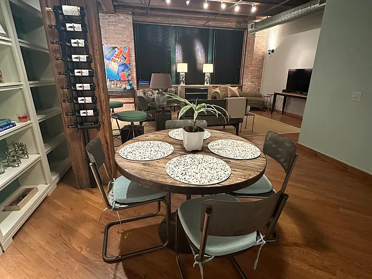 732 S Financial Pl — Photo 2