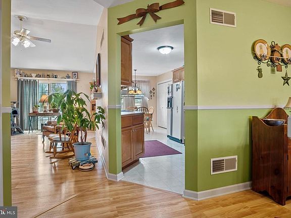 5th image of 2203 Stoverstown Rd