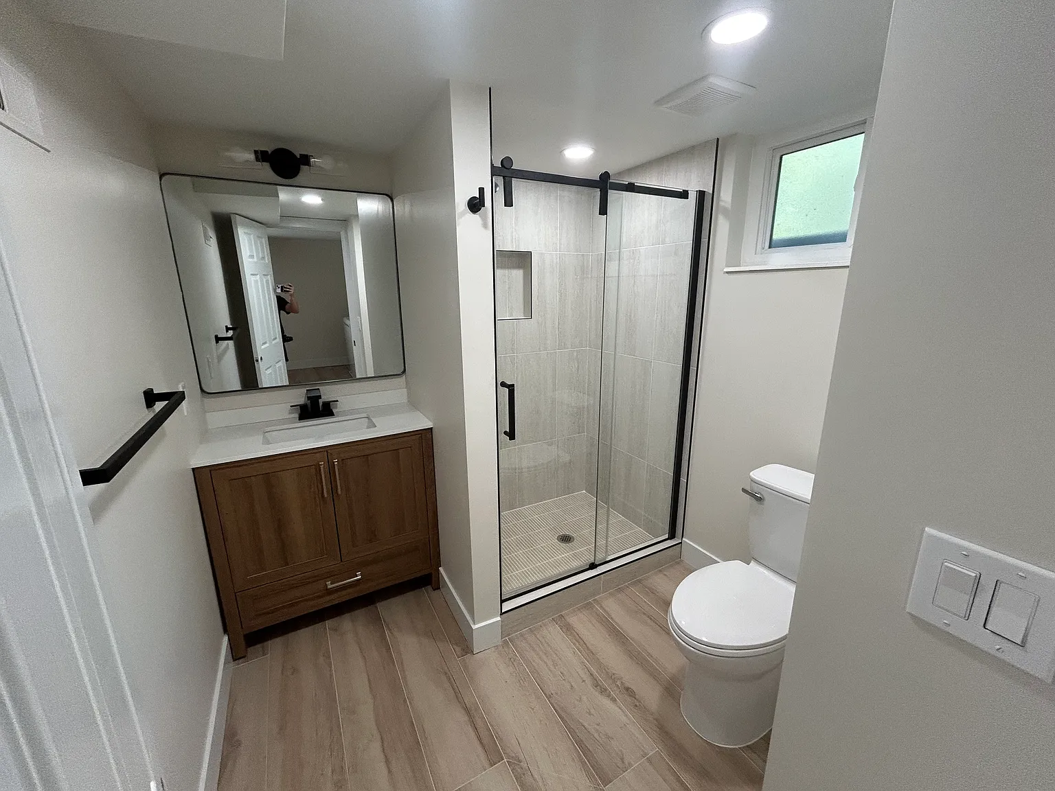 6 bed, 2100 sqft, $1,200 — Photo 3