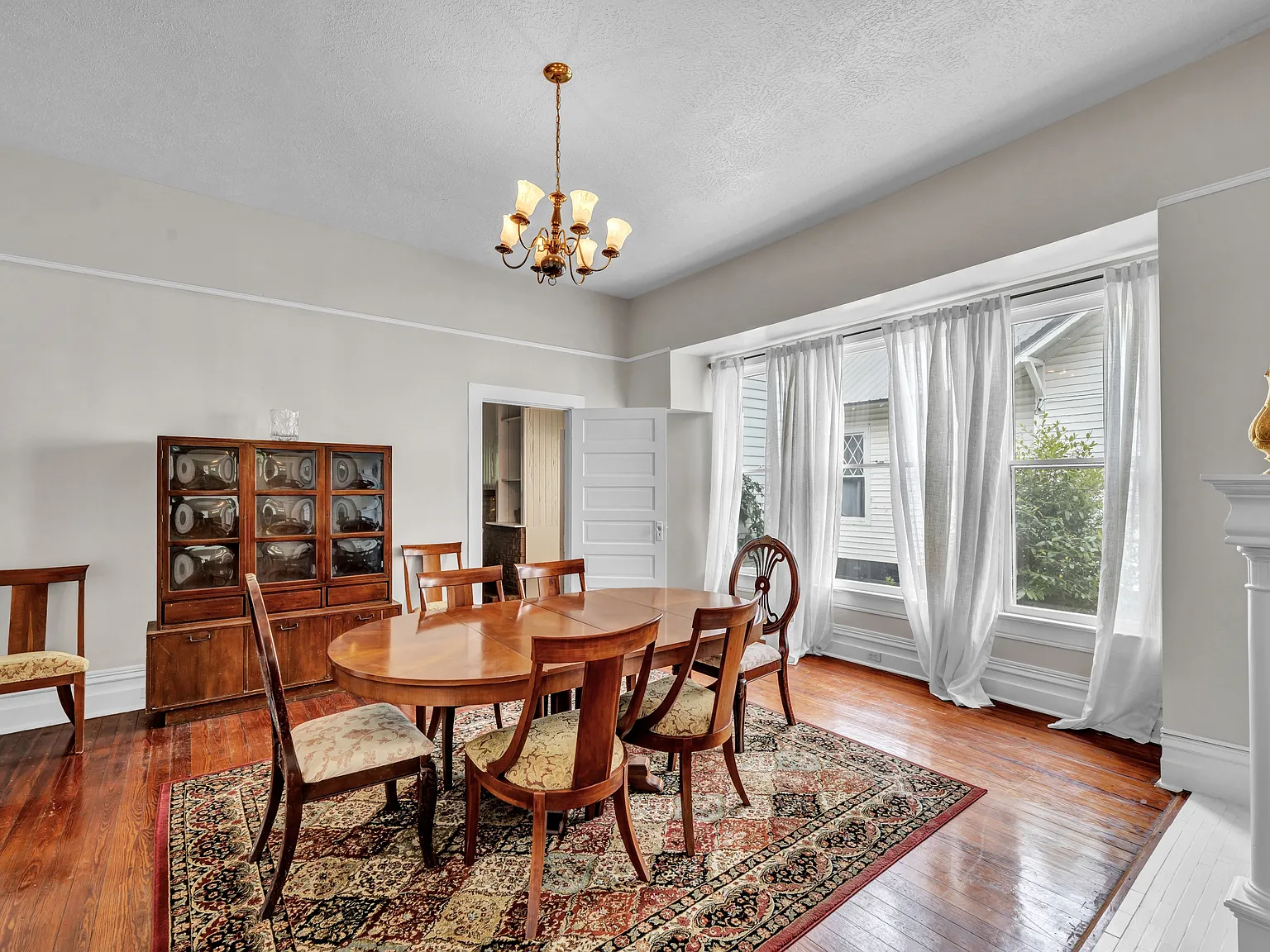 527 Harrold Avenue - 1 — Photo 3