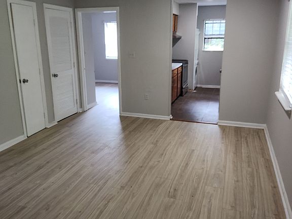 3rd image of 2210 Russell St APT 304