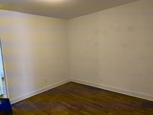 Rented by Salon Realty Corp | media 8