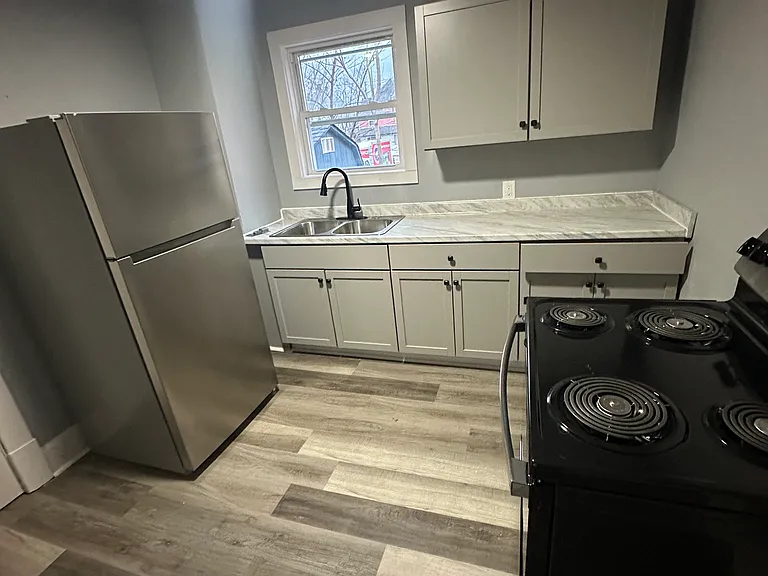111 Arlington Ave NW — Photo 7