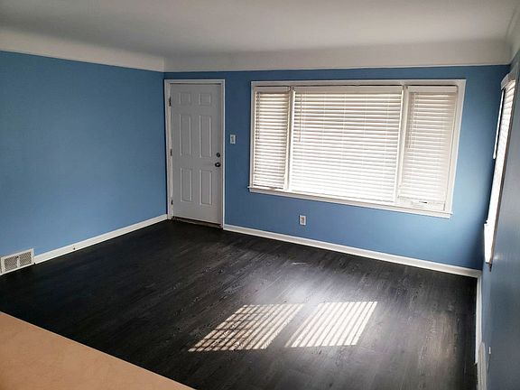 4th image of 131 E Woodland St #1