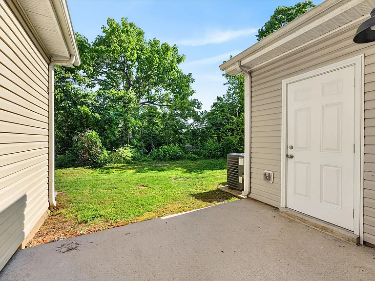 645 Stowe Ct #C — Photo 36